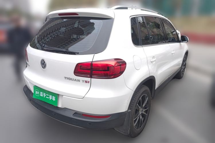 Used Volkswagen Tiguan 2015 1.8TSI Automatic Two-Wheel Drive Luxury Model Rear Right 45 Deg