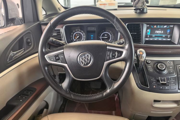 Used Buick GL8 2017 25S Luxury Version China V Standard Steering Wheel