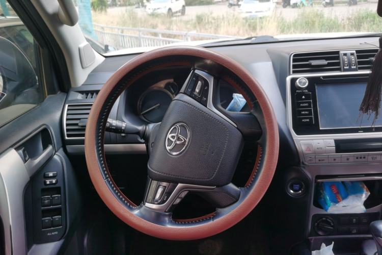 Used Toyota Prado 2019 3.5L Automatic TX-L Deluxe Edition with Rear-Mounted Spare Tire Steering Wheel