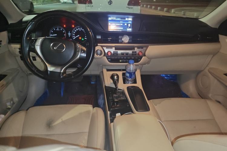 Used Lexus ES 2013 250 Mark Levinson Limited Edition
