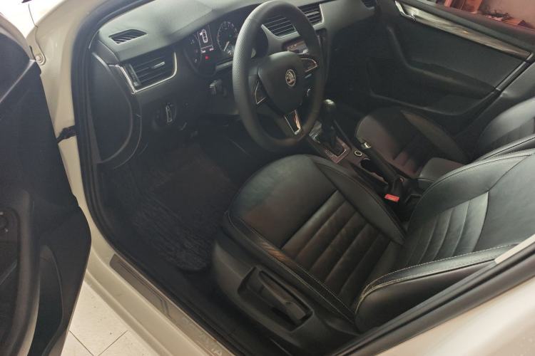 Used Skoda Octavia 2017 1.6L Automatic Smart Drive Edition Driver Seat