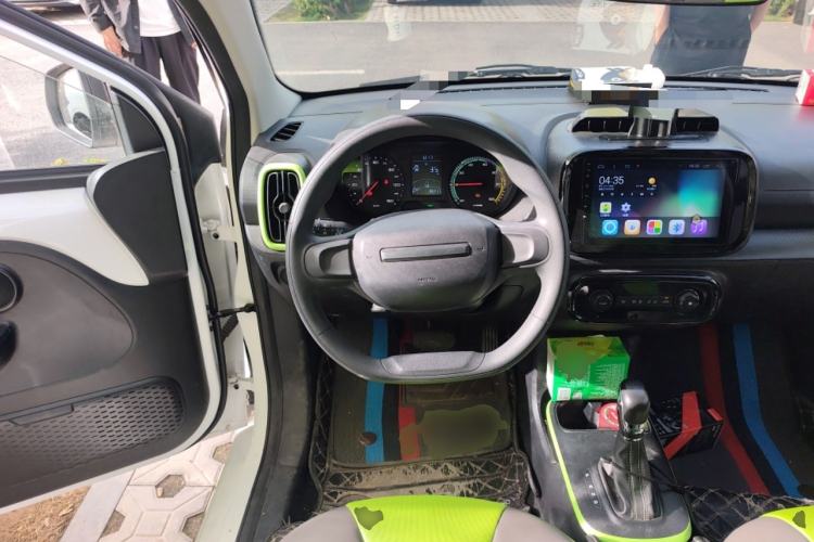 Used Roewe Clever 2021 302 km New Four-Seater Super-Efficient Version
