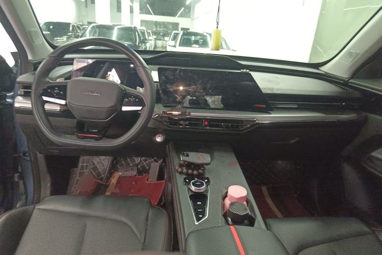 Used Oshan Z6 2022 Blue Whale 1.5T DCT Smart Navigation Model