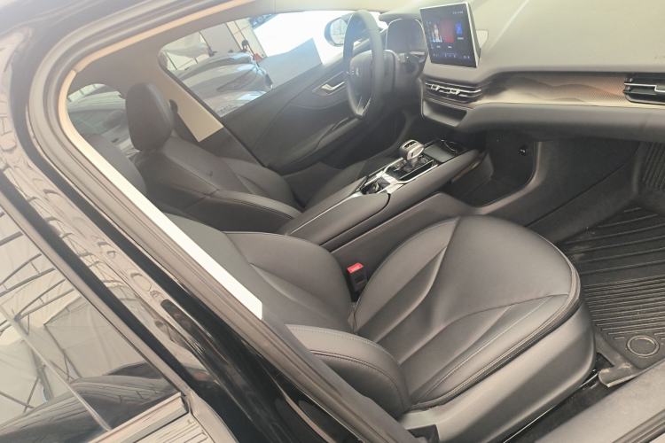 Used Hongqi E-QM5 2024 450km Range Commuter Version Right Front Seat