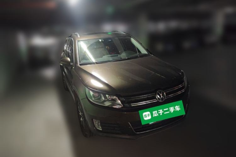 Used Volkswagen Tiguan 2015 1.8TSI Automatic Two-Wheel Drive Luxury Model Front Right 45 Deg