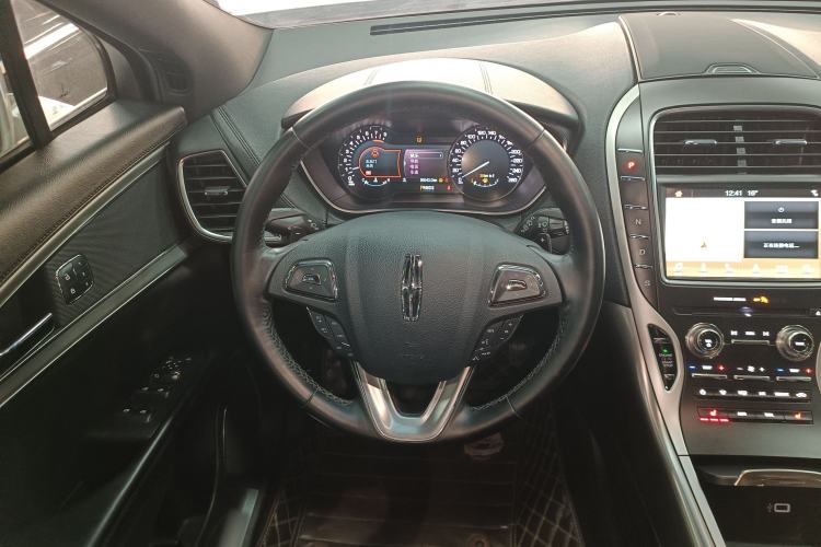 Used Lincoln MKX 2018 2.0T Two-Wheel Drive Deluxe Edition
