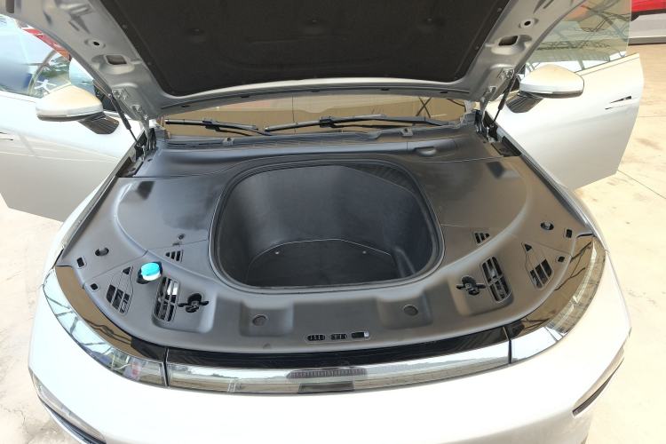 Used XPeng P7 2020 670N Engine Bay