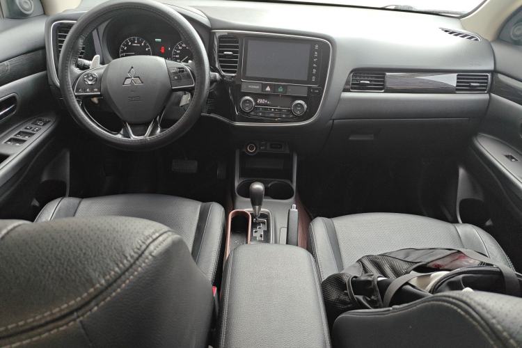 Used Mitsubishi Outlander 2016 2.4L 4x4 Elite Edition 5 Seats