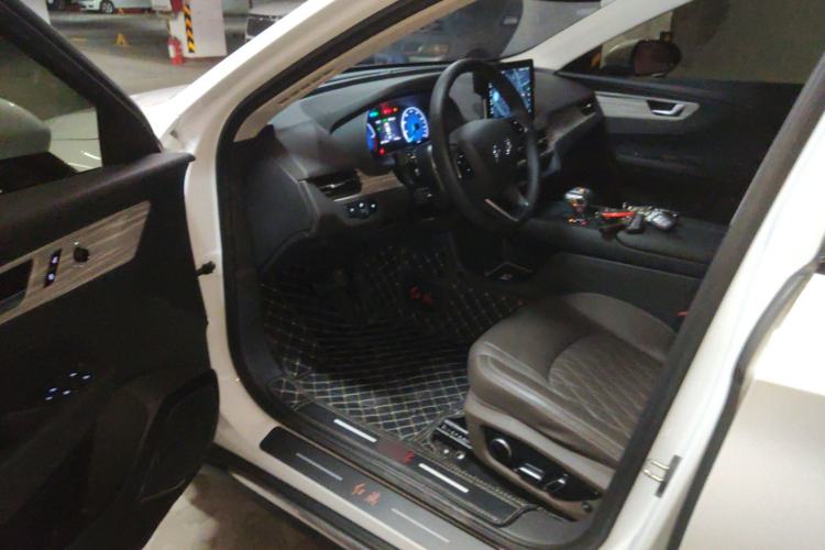 Used Hongqi E-QM5 2024 610 km PLUS