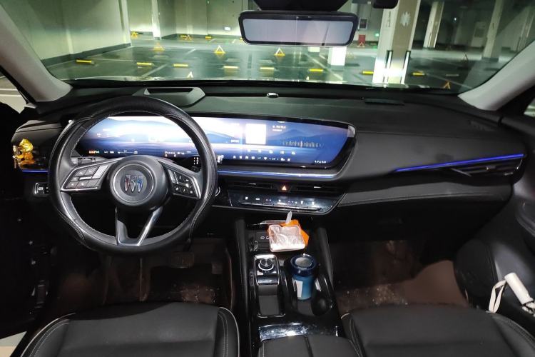 Used Buick Envision 2025 Encore Plus 28T Two-Wheel-Drive Platinum Edition
