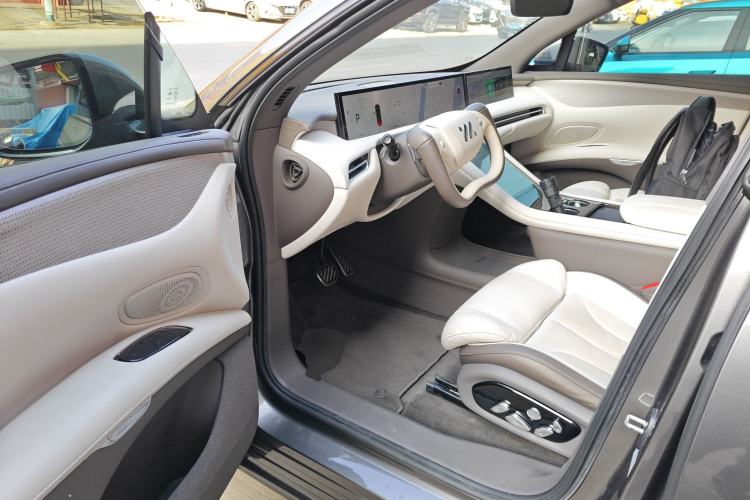 Used IM LS7 2023 90 kWh Elite Rear-Drive Version
