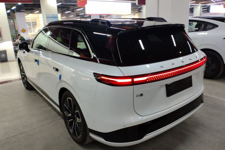 Used XPeng G9 2025 625 Long-Range Max Rear Left 45 Deg