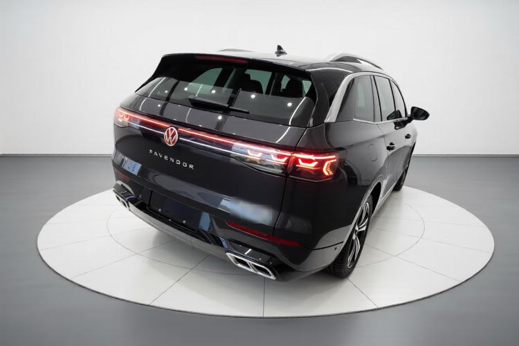 Used Volkswagen Tavendor 2024 380TSI All-Wheel-Drive R-Line Cruise Premium Edition Rear Right 45 Deg