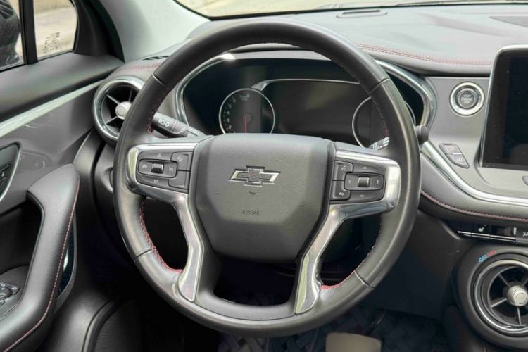 Used Chevrolet Blazer 2022 Mild Hybrid 650T Redline 7-Seater Thunder Edition Interior 4