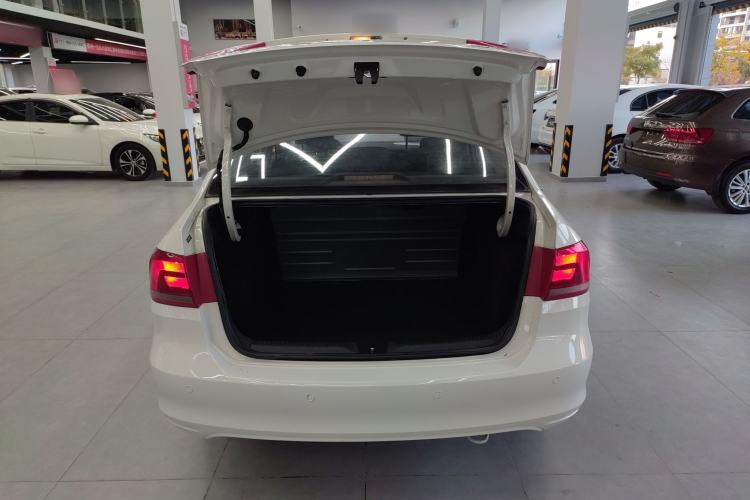 Used Volkswagen Santana 2015 1.6L Automatic Fashion Edition
