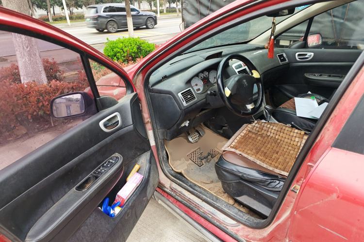 Used Peugeot 307 2012 1.6L Automatic CROSS
