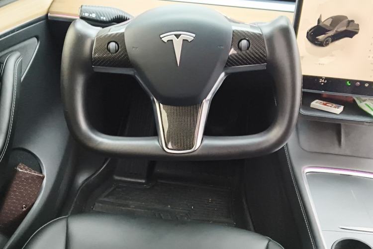 Used Tesla Model Y 2022 Long-Range All-Wheel-Drive Version