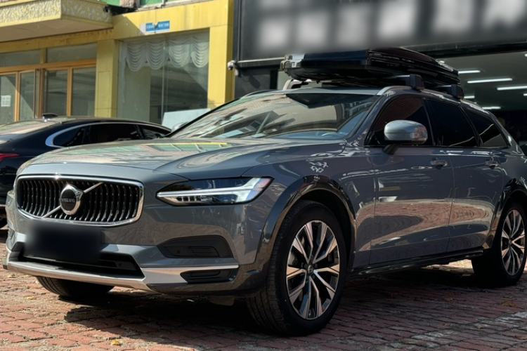 Used Volvo V90 2022 Cross Country B5 AWD Smart Range Edition