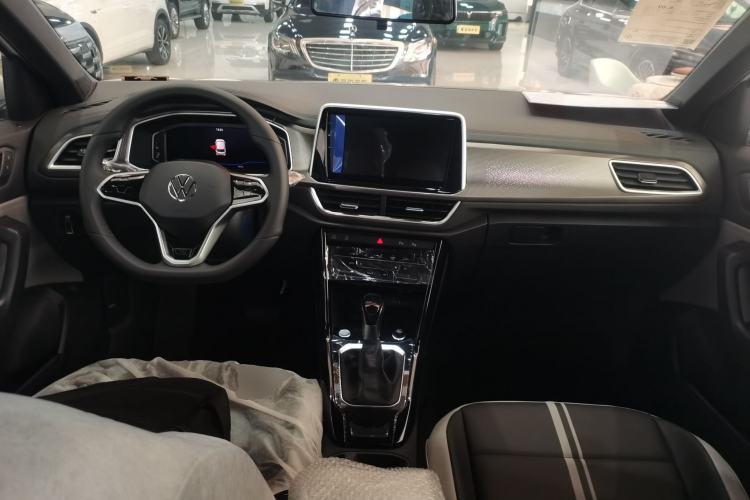 Used Volkswagen T-ROC 2025 Facelift Model 2 300TSI DSG Two-Wheel Drive Xingguang Edition
