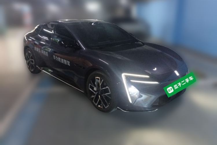 Used Avatr 06 2025 Ultra Pure Electric Edition Front Right 45 Deg