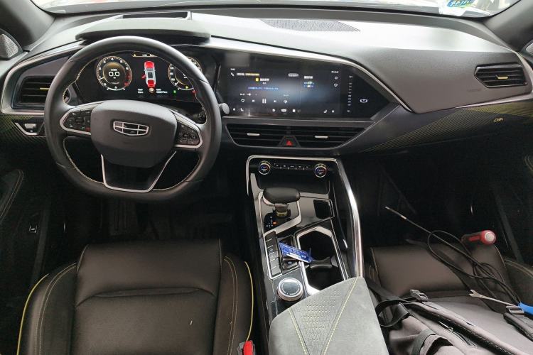 Used Geely Auto Monjaro S 2021 2.0TD Automatic Two-Wheel Drive Lightning Edition Center Console