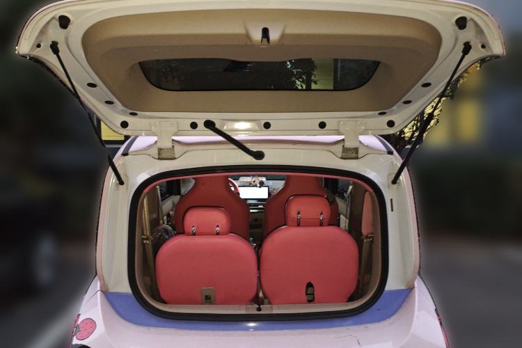 Used Baojun KiWi EV 2023 Edition Strawberry Bear Limited Edition Lithium Iron Phosphate