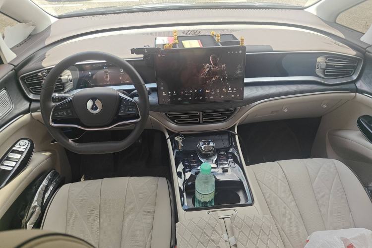 Used Denza D9 2024 DM-i 980 Four-Wheel Drive Prestige Model
