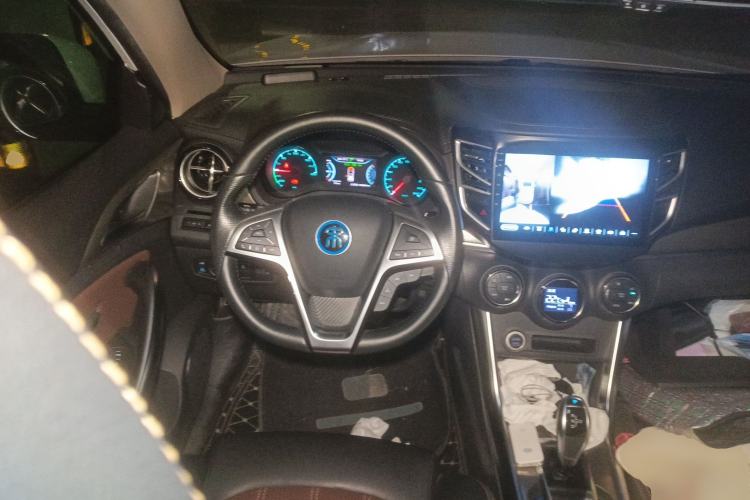 Used BYD Song New Energy 2017 Song DM 1.5TID All-Wheel Drive Prestige Model Steering Wheel