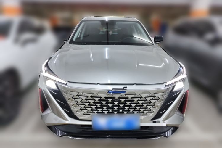 Used CHANGAN OSHAN Z6 2022 Blue Whale 1.5T DCT Luxury Model Front