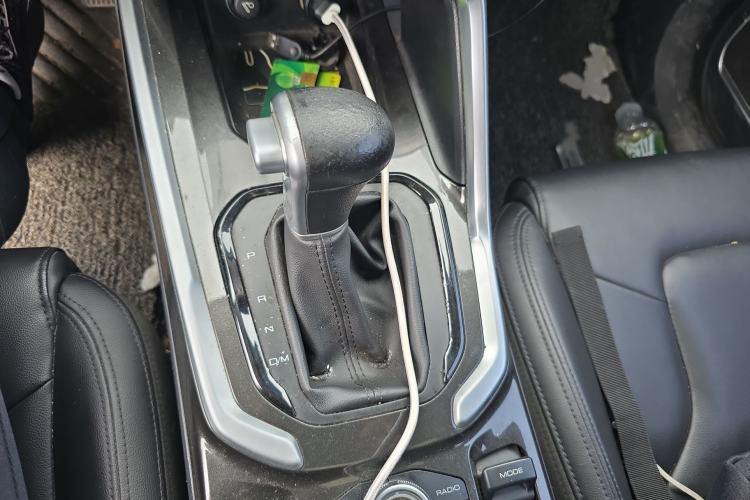 Used Haval H6 2017 Blue Label 1.5T Automatic Two-Wheel Drive ZhiShang Model Gear Lever