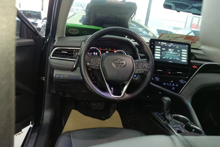 Used Toyota Camry 2021 2.5G Luxury Edition
