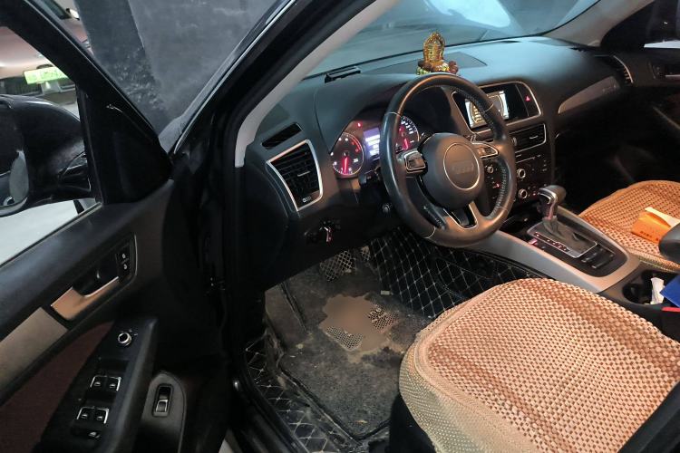 Used Audi Q5 2018 Collector's Edition 40 TFSI Ambition Model
