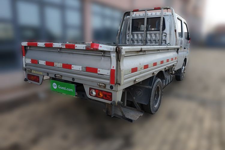 Used Foton Xiangling M 2018 1.5L Non-Load-Bearing Double-Cab with Dual Rear Tires (Cargo Version) DAM15L