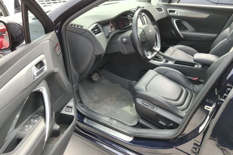 Used DS 5LS 2014 1.6T Luxury Edition THP160
