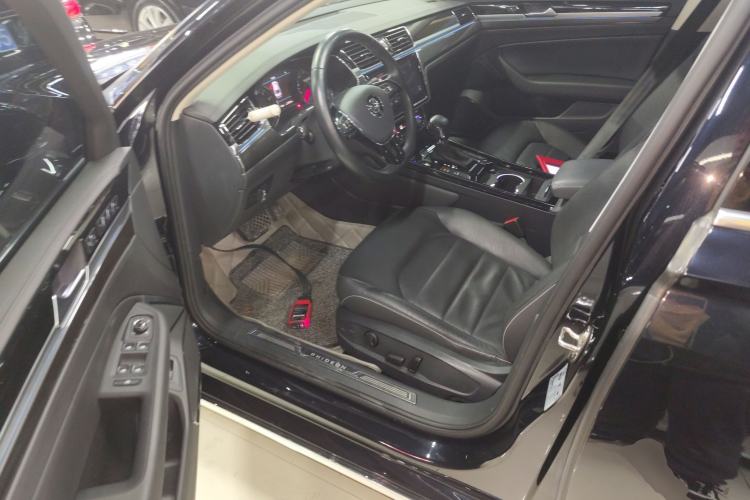 Used Volkswagen Phideon 2019 380TSI Two-Wheel Drive Business Edition China VI Standard
