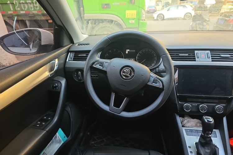 Used Skoda Octavia 2019 1.5L Automatic SmartDrive Comfort Edition China V Standard