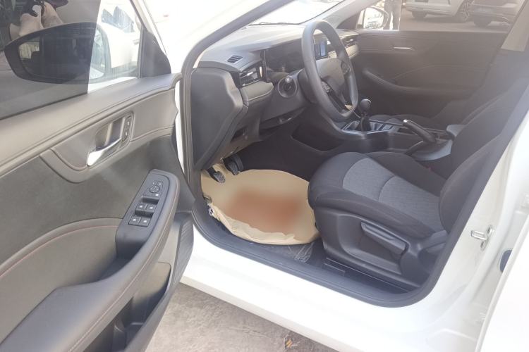 Used Roewe i5 2023 1.5L Manual Comfort Edition Driver Seat