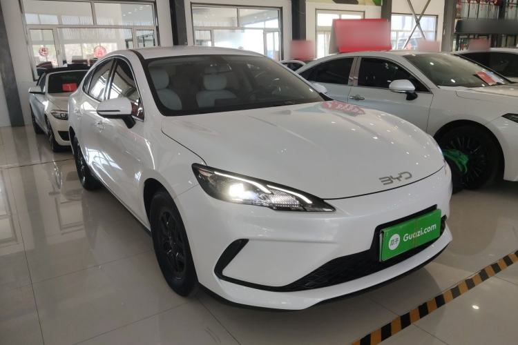 Used BYD Seal 05 DM-i 2025 DM-i Smart Drive 55KM Luxury Model Front Right 45 Deg