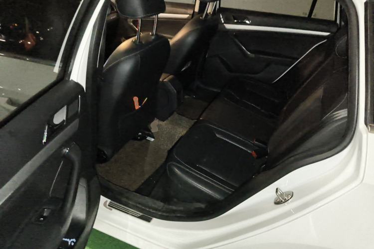 Used Volkswagen Gran Lavida 2015 1.6L Automatic Comfort Edition
