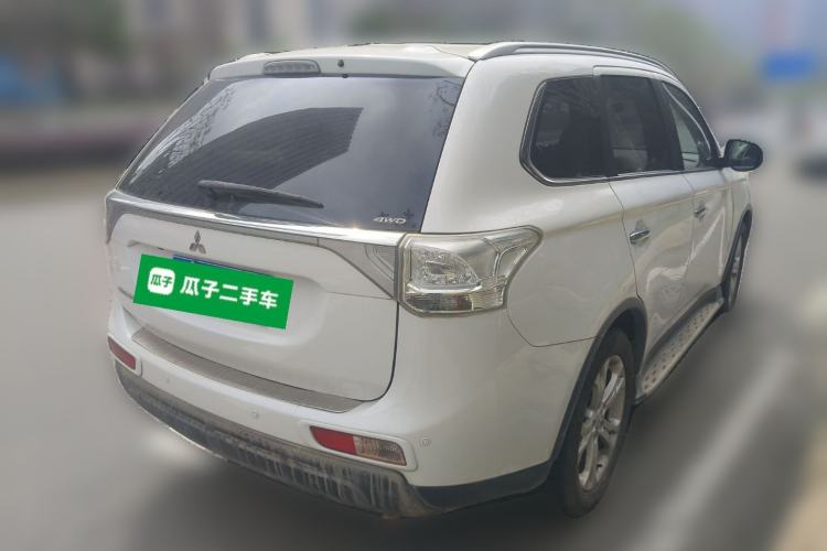 Used Mitsubishi Outlander 2014 2.4L 4x4 Deluxe Value Edition 5 Seats

