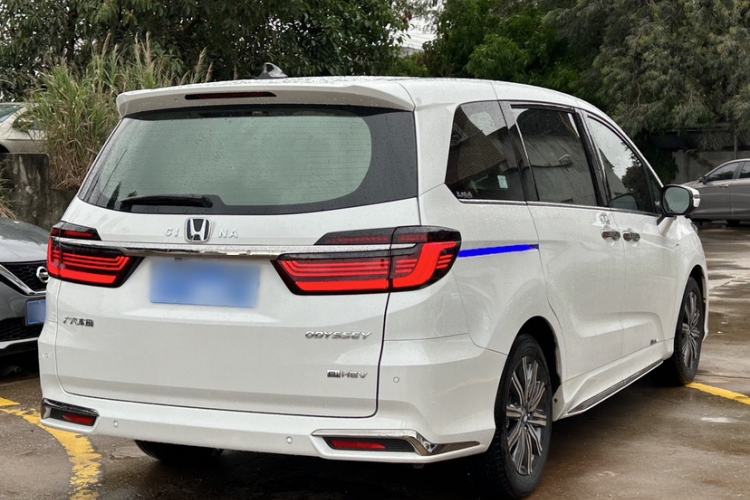 Used Honda Odyssey 2024 2.0L eHEV Sharp & Smart Edition Exterior 4