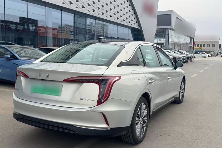Used Hongqi E-QM5 2022 431 km Charge & Enjoy Edition