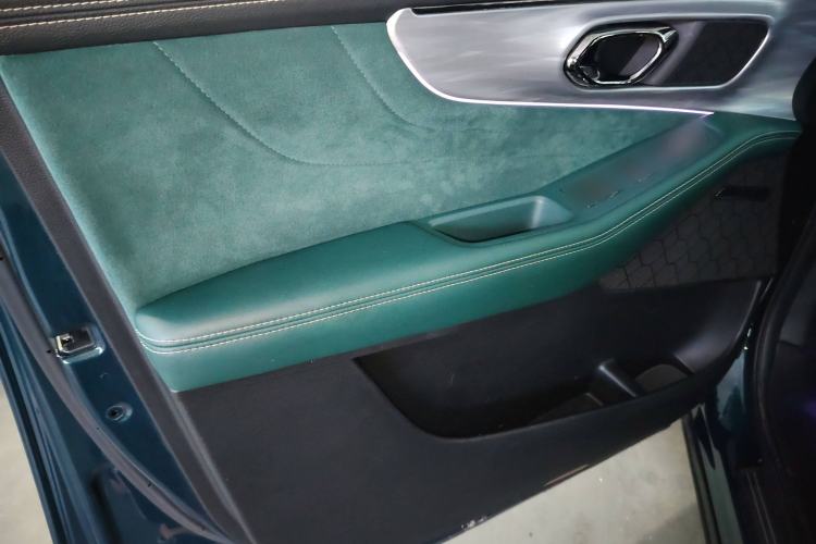 Used GAC Trumpchi GS8 2022 Dual-Engine Series 2.0TM Two-Wheel Drive Prestige Edition (7 Seats)