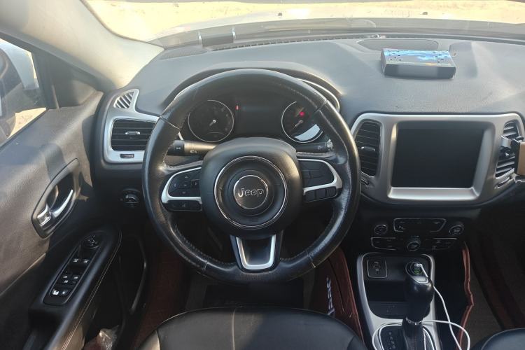 Used Jeep Compass 2017 200T Automatic Family Edition
