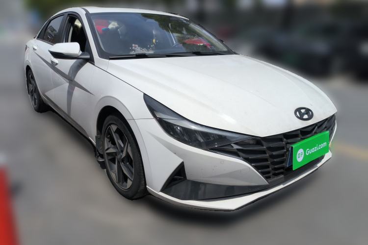 Used Hyundai Elantra 2021 1.5L CVT LUX Prestige Edition Front Right 45 Deg