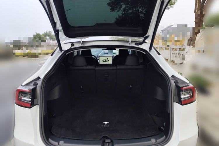 Used Tesla Model Y 2024 Long-Range All-Wheel-Drive Version Trunk