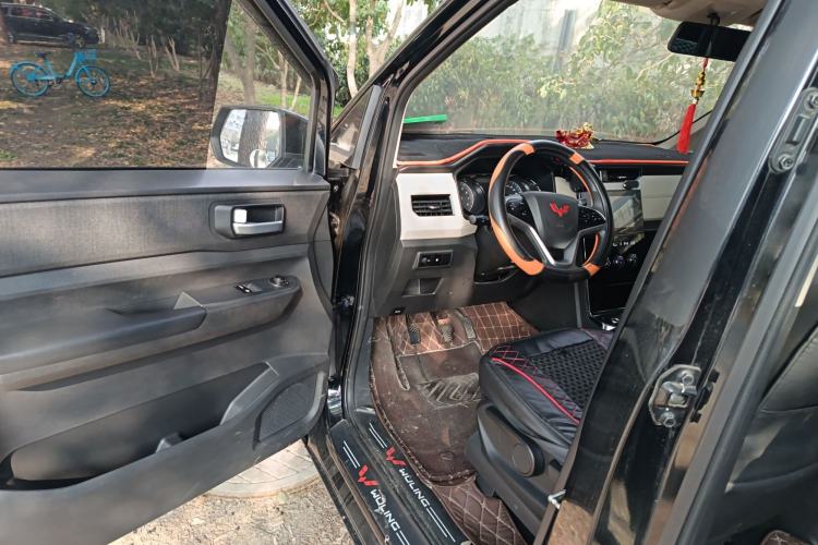 Used Wuling Zhengcheng 2021 1.5T Manual Luxury Version
