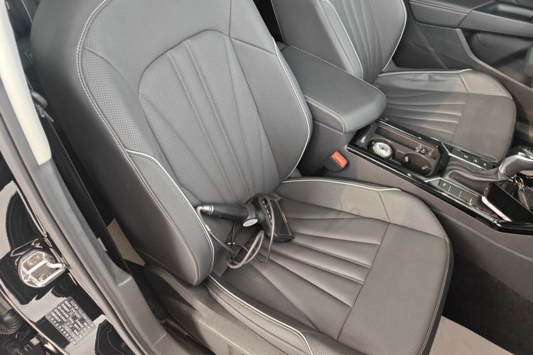 Used Volkswagen Passat 2024 380TSI Dragon Edition
