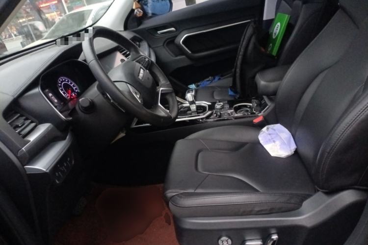 Used Haval H6 2017 Red Label 2.0T Automatic Two-Wheel Drive ZhiShang Model