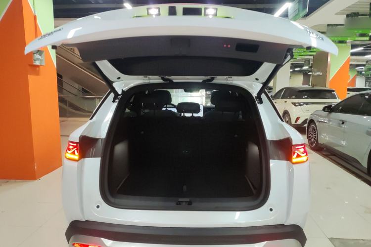 Used BYD Song L DM-i 2026 Model 200KM Superior Version
